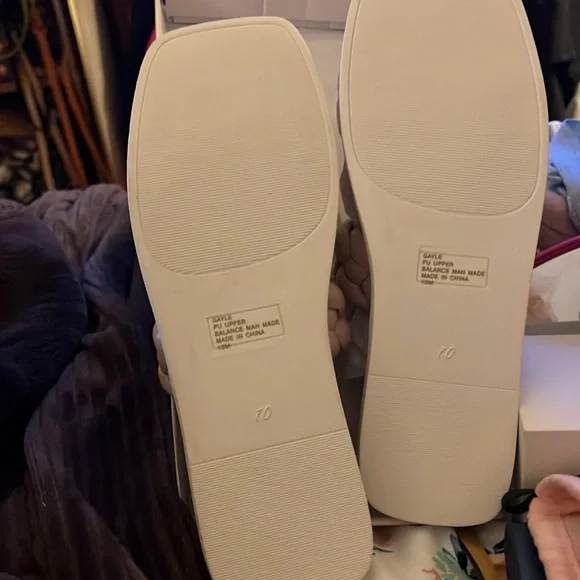 BRAND NEW/NEVER WORN , BLUSH COLORED SANDALS. SIZE 10 - Picture 2 of 5